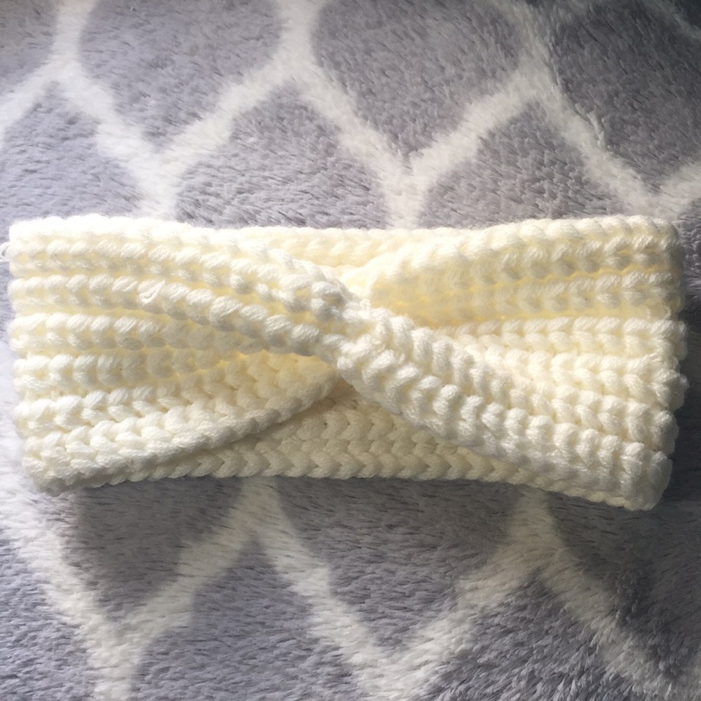 Gap ear warmer